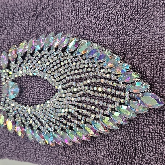 NWT Elegant Rhinestone Ribbon Tassle, Horse Eye Applique Chain 8.5 x 13 cm - Picture 3 of 10